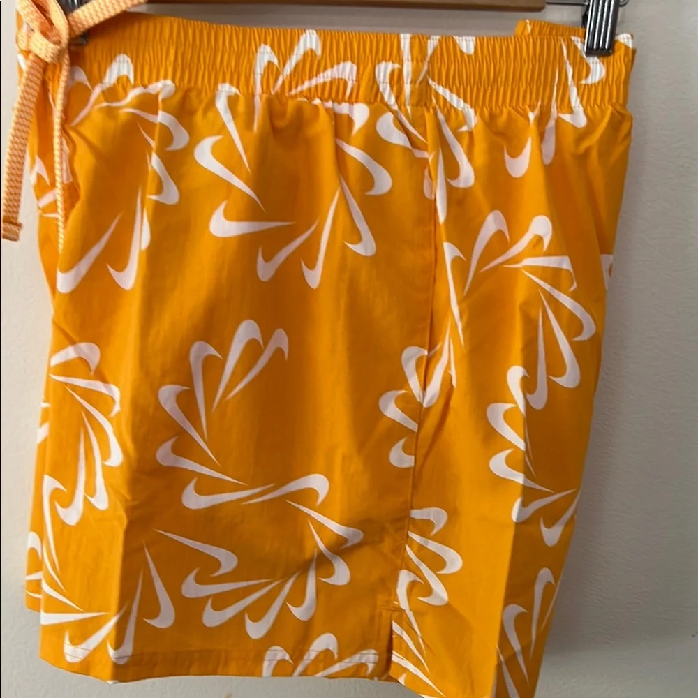 NWT XL Nike Men's 5